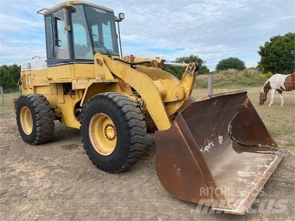 CAT 928F Kolové nakladače