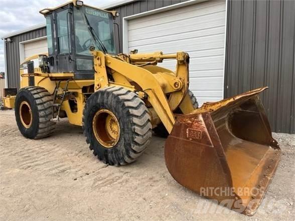 CAT 938G Kolové nakladače