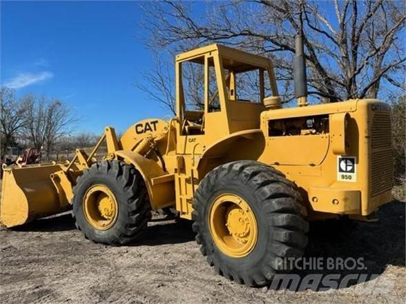 CAT 950 Kolové nakladače