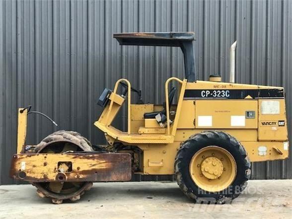 CAT CP-323C Tahačové válce