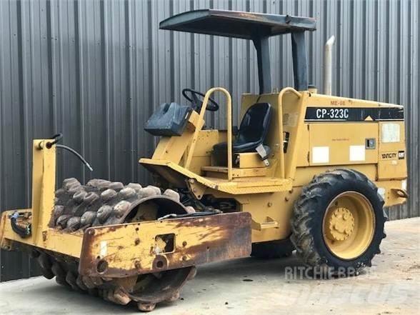 CAT CP-323C Tahačové válce