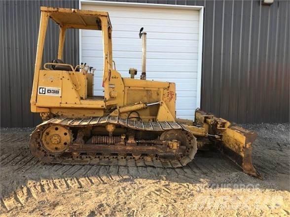 CAT D3B Pásové dozery