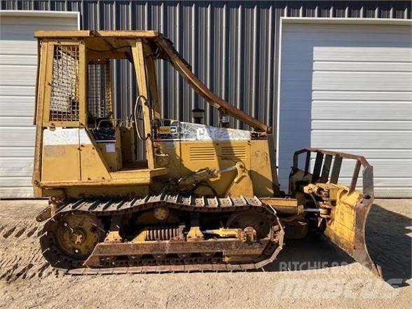 CAT D3C Pásové dozery