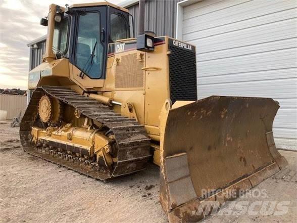 CAT D5M Pásové dozery