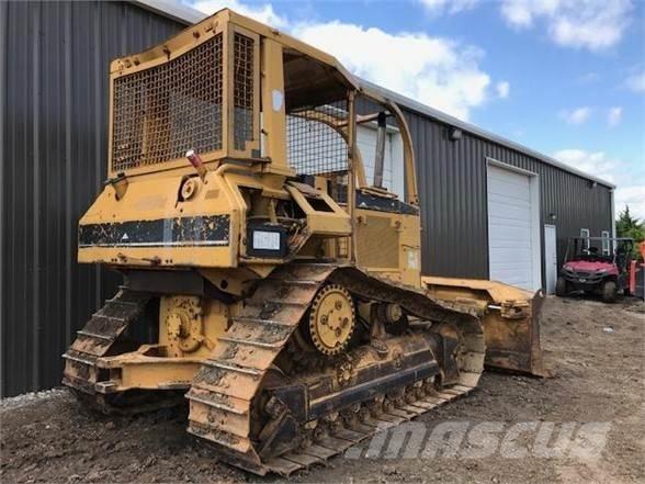 CAT D5M XL Pásové dozery