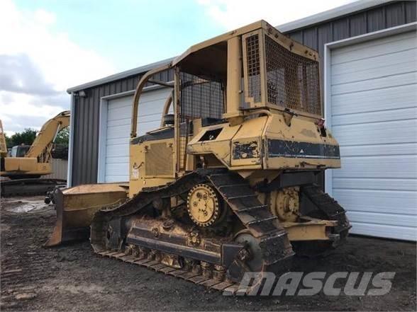 CAT D5M XL Pásové dozery