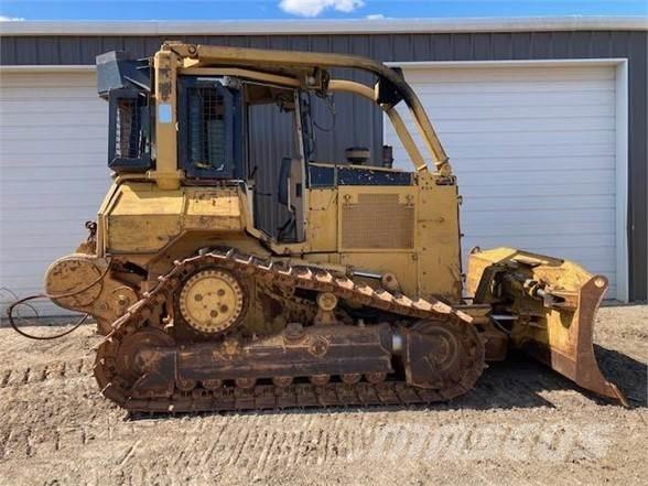 CAT D5M XL Pásové dozery