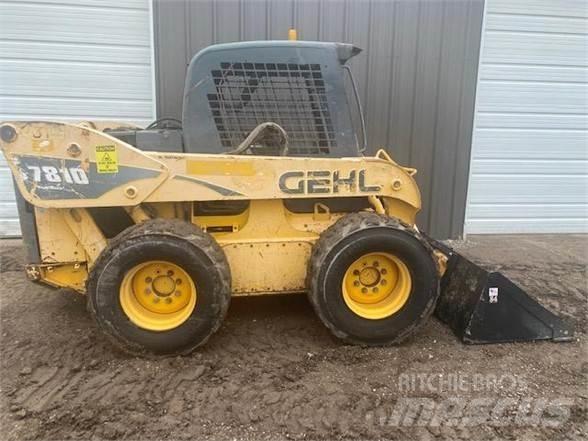 Gehl 7810 Smykem řízené nakladače