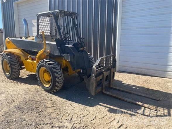 JCB 520 Teleskopické manipulátory