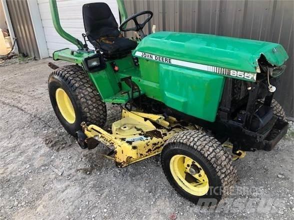 John Deere 855 Traktory