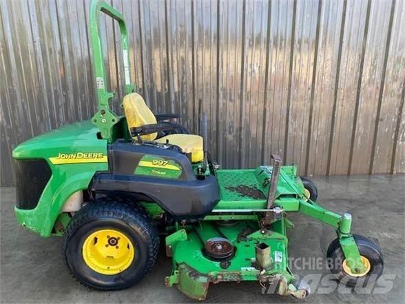 John Deere 997 Sekačky s nulovým poloměrem otáčení