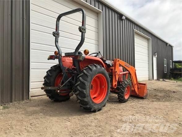 Kubota L3200 Traktory