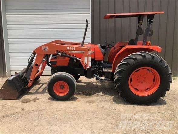 Kubota M9000 Traktory