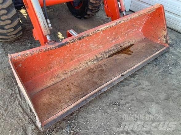 Kubota MX5000 Traktory