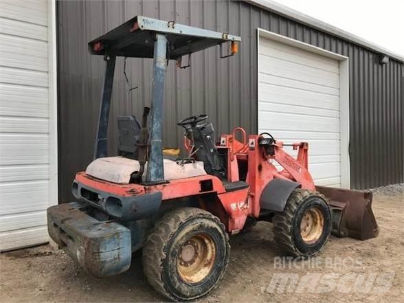 Kubota R420 Kolové nakladače
