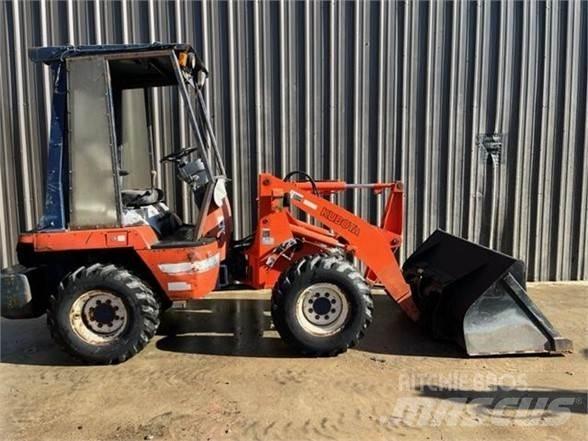 Kubota R420 Kolové nakladače