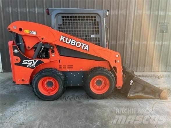 Kubota SSV65 Smykem řízené nakladače