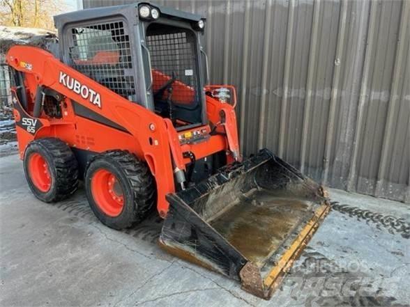 Kubota SSV65 Smykem řízené nakladače
