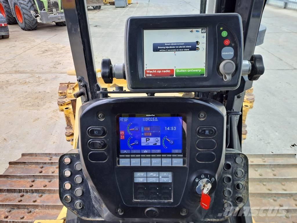 Komatsu D 61 PXI-23 Pásové dozery