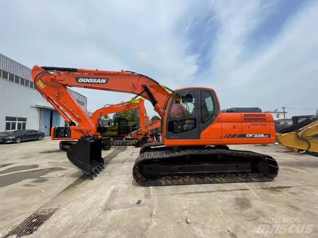 Doosan DX 225 LC Pásová rýpadla