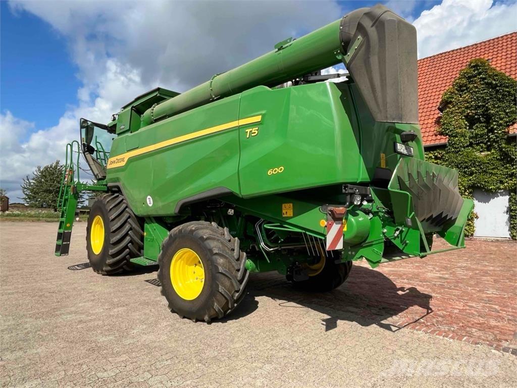 John Deere T5 600 Sklízecí mlátičky