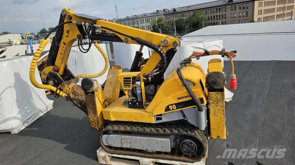 Brokk 90 Demoliční rýpadla