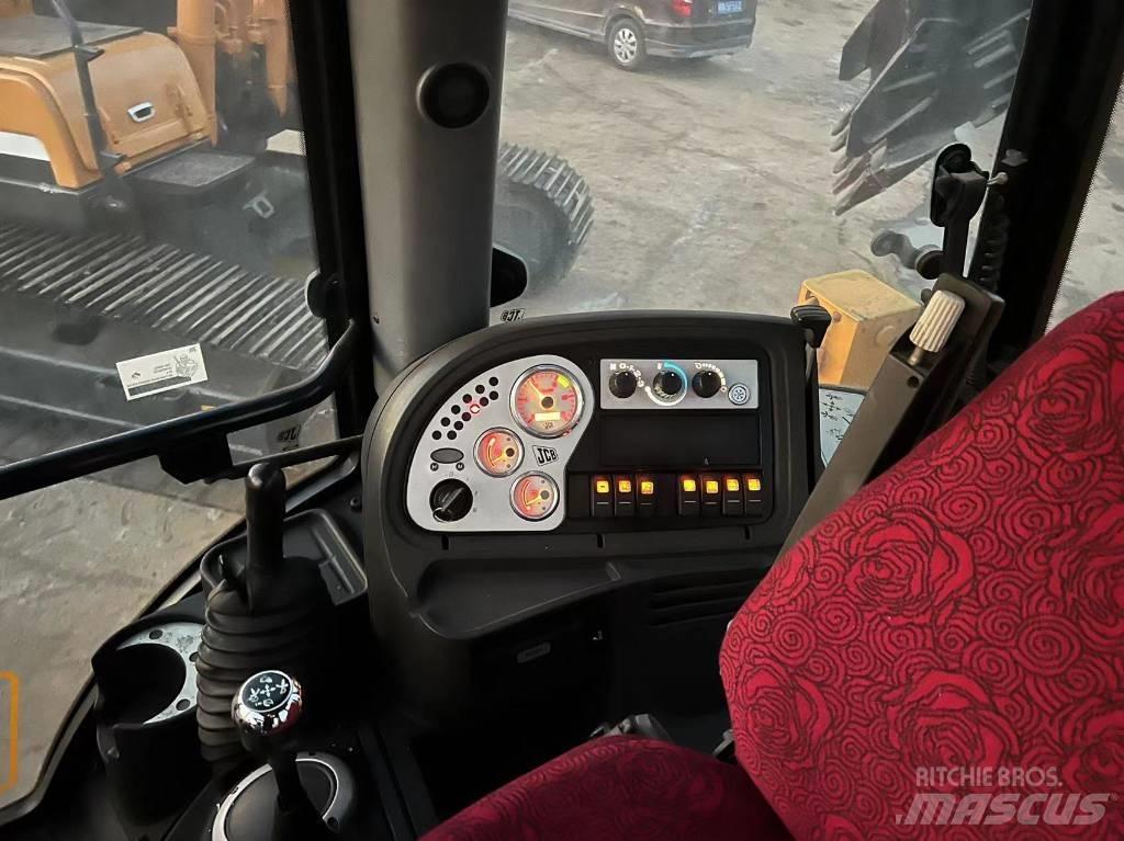 JCB 3CX Rýpadlo-nakladače