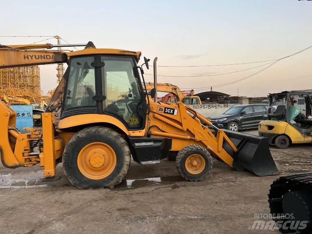 JCB 3CX Rýpadlo-nakladače