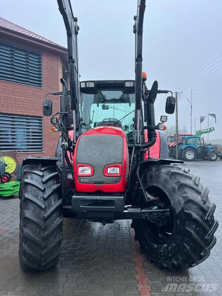 Valtra N 142 Traktory