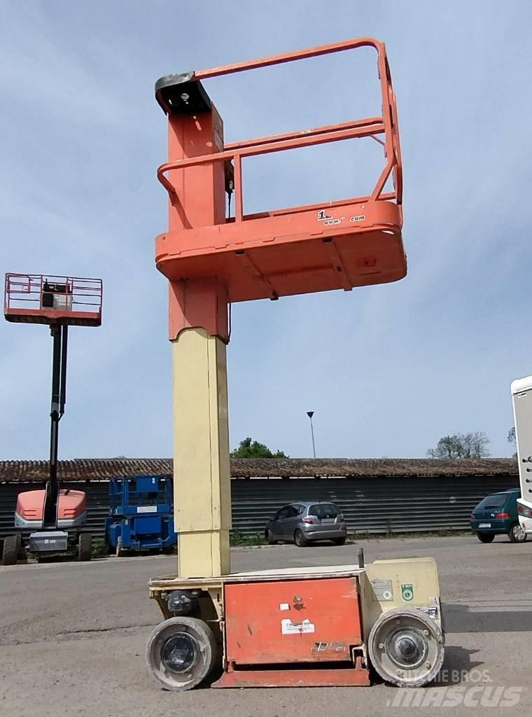 JLG 1230 ES Vertikální sloupové výtahy