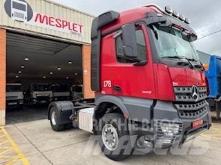 Mercedes Arocs 1853 Tahače