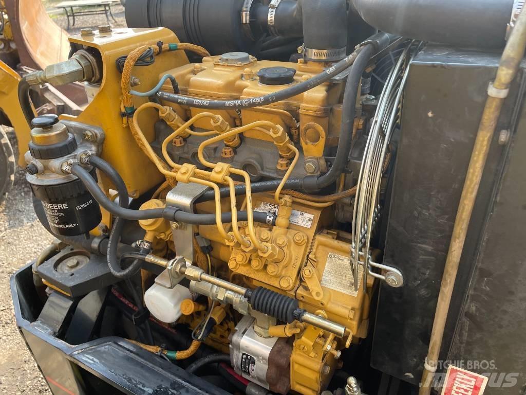 CAT CB224E Tandemové válce