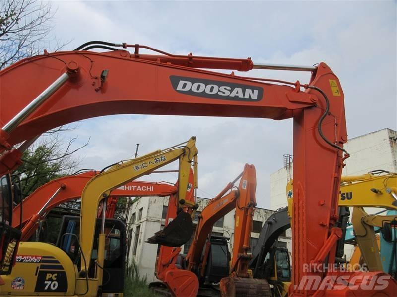 Doosan DX 300 LC Pásová rýpadla
