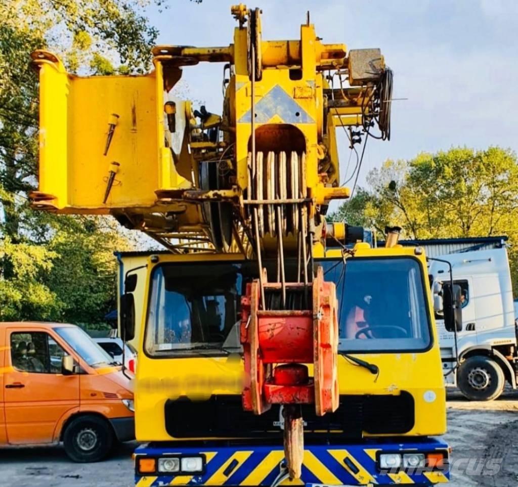 Grove GMK 3050 Univerzální terénní jeřáby
