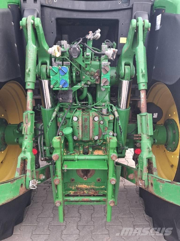John Deere 6150 R Traktory