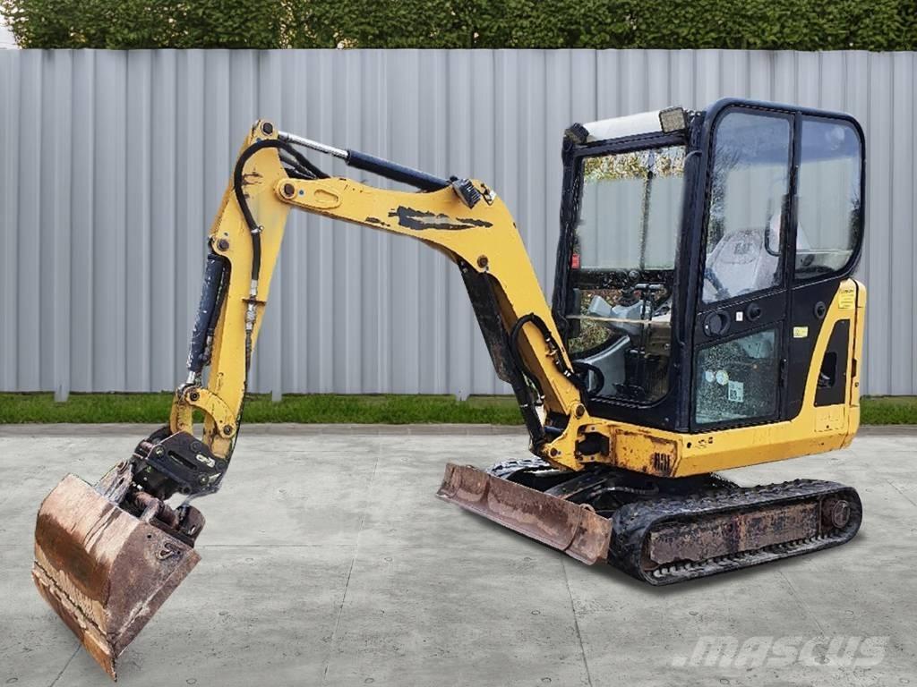 CAT 301.8 C Mini rýpadla < 7t