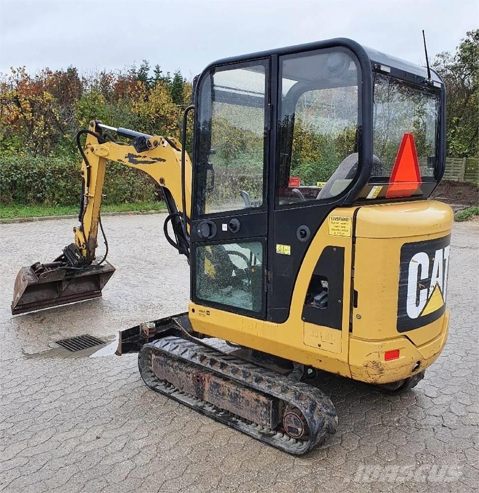 CAT 301.8 C Mini rýpadla < 7t