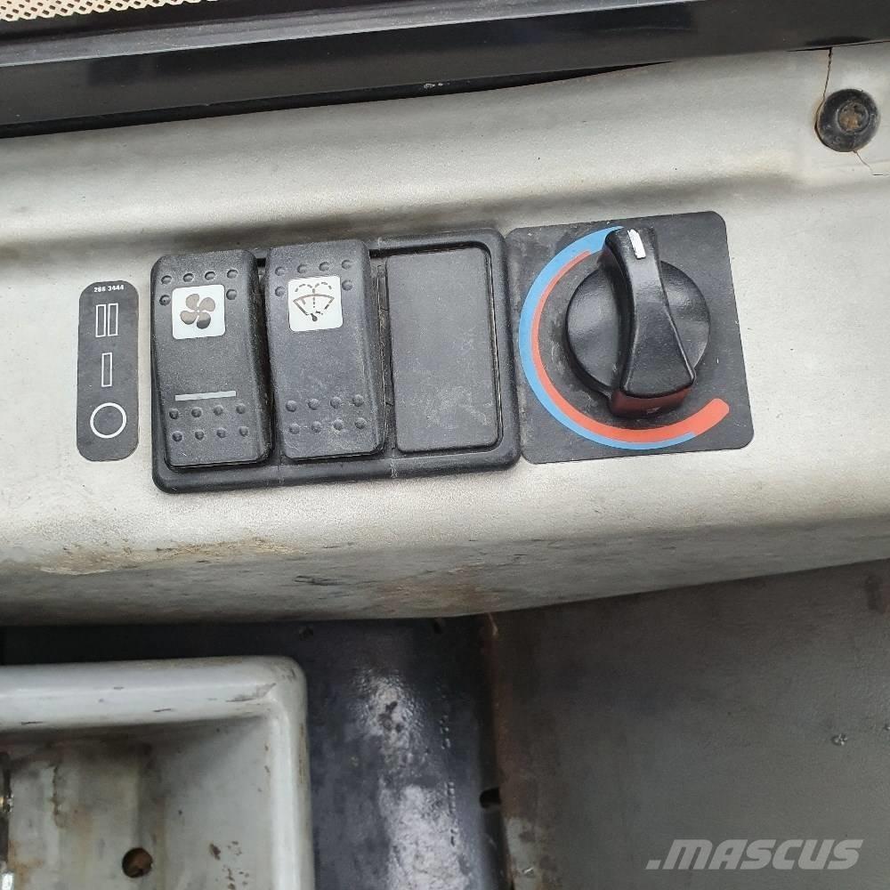 CAT 301.8 C Mini rýpadla < 7t