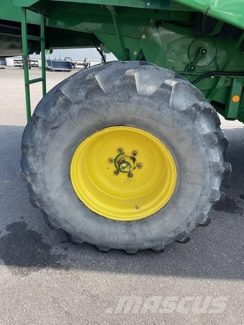 John Deere 1470 Sklízecí mlátičky