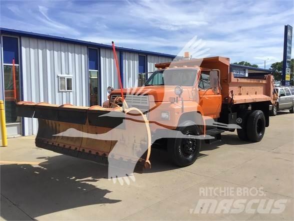 Ford F800 Sypače písku a soli