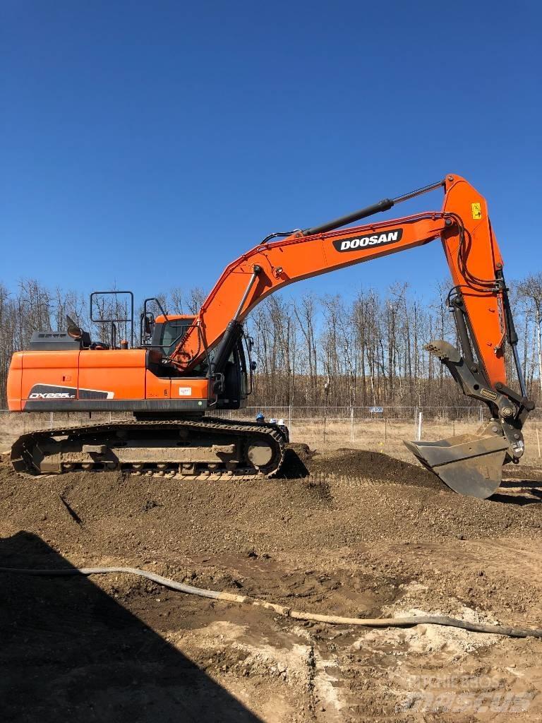 Develon DX225LC-5 Pásová rýpadla
