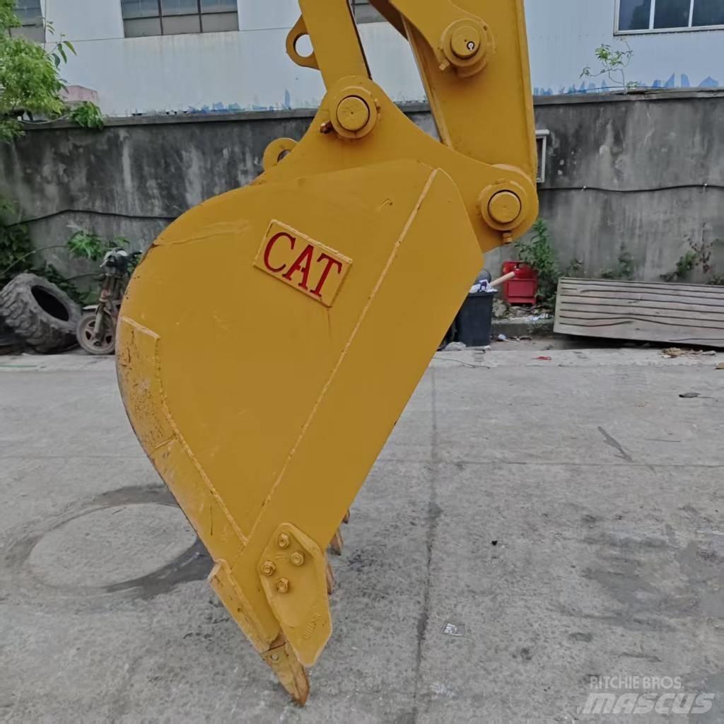 CAT 320 Pásová rýpadla