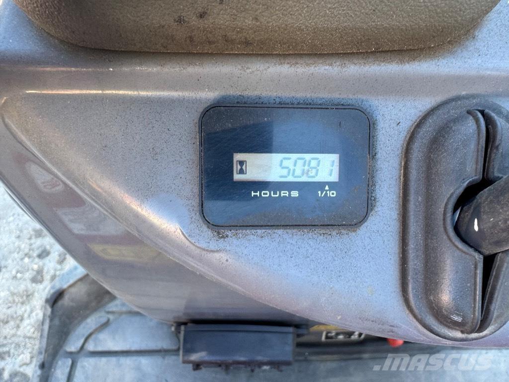 Yanmar SV08 (1E069) Mini rýpadla < 7t