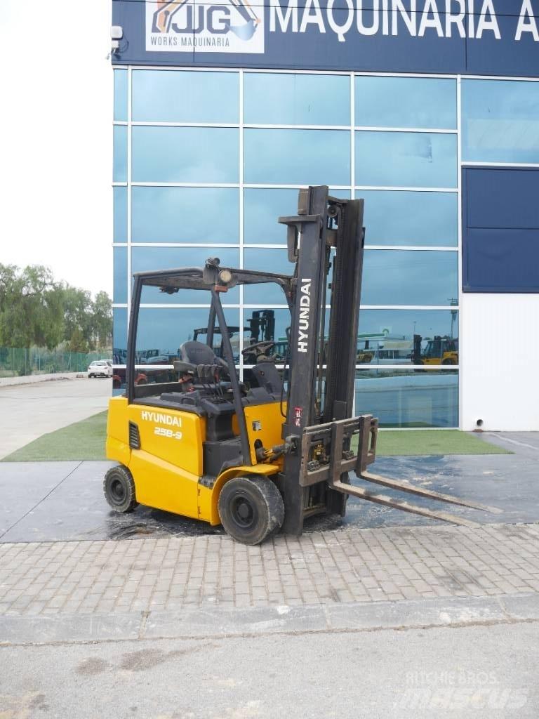Hyundai 25 BH-9 Akumulátorové vozíky
