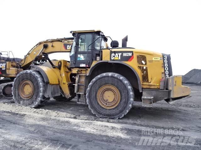 CAT 982 M Kolové nakladače