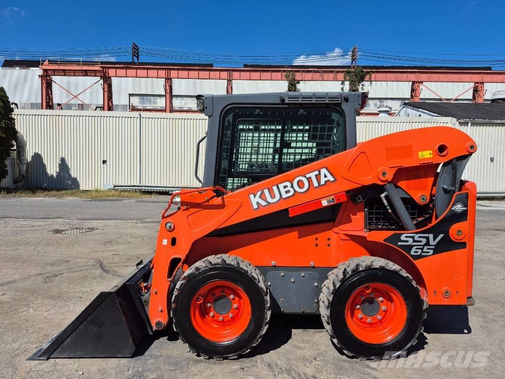 Kubota SSV 65 Smykem řízené nakladače