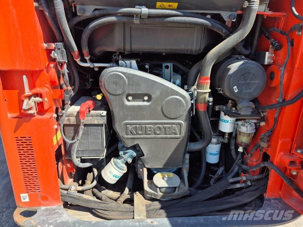 Kubota SSV 65 Smykem řízené nakladače
