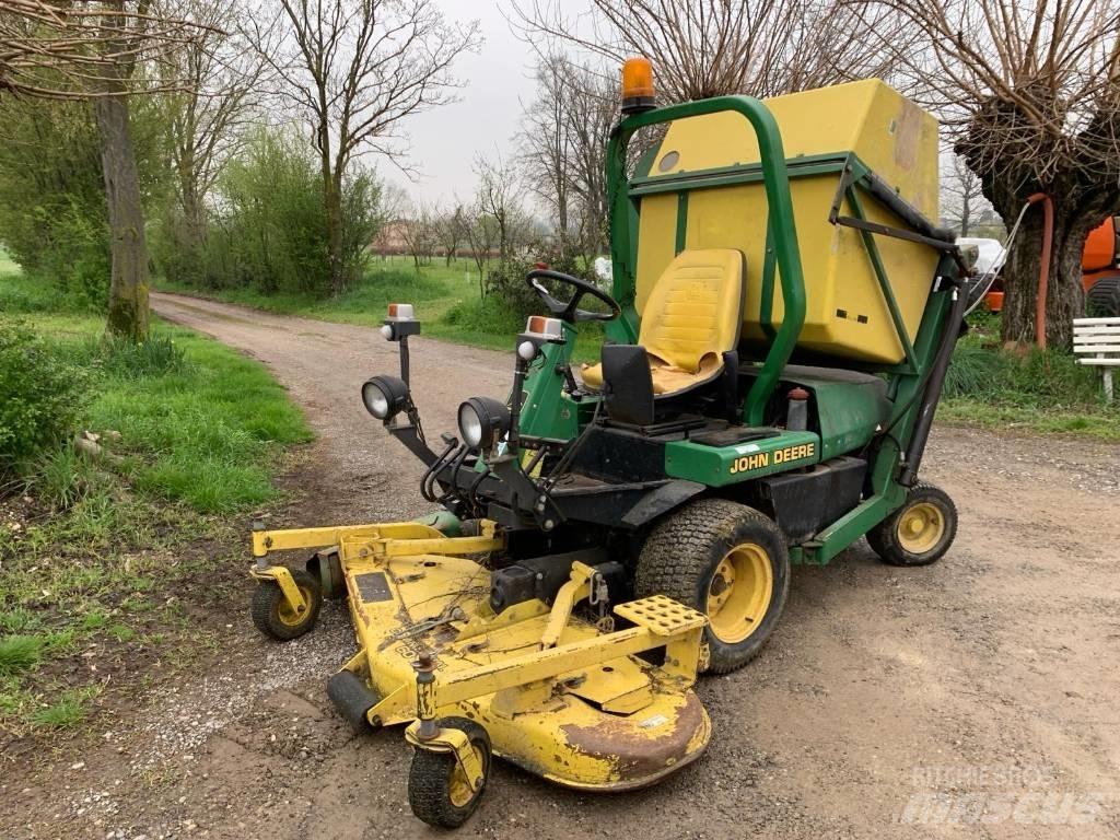 John Deere F 935 Samojízdné sekačky