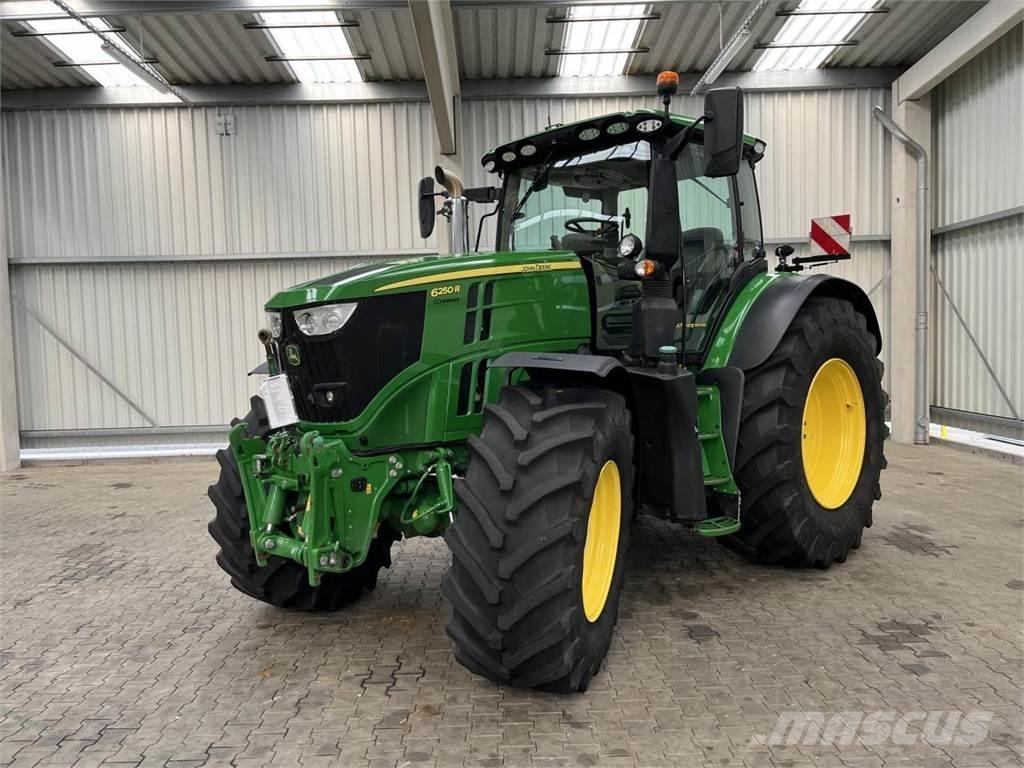 John Deere 6250R Traktory