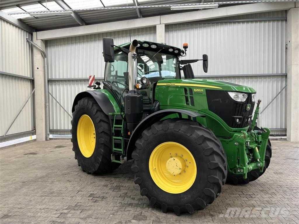 John Deere 6250R Traktory
